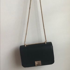 Black cross body w/ gold chain